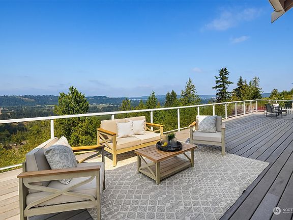 4th image of 10803 176th Avenue E