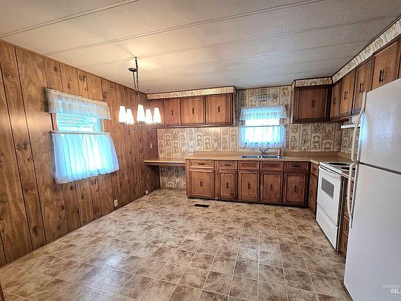 3rd image of 2205 E Linden St Trailer 91