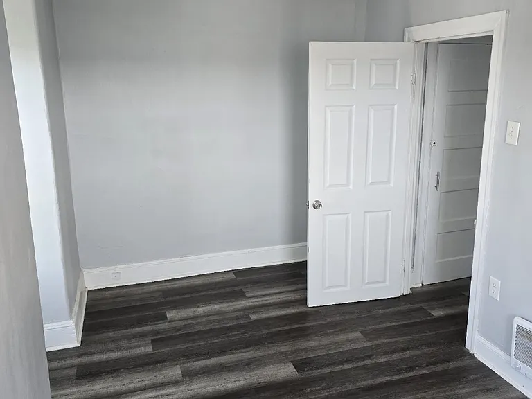 4723 N 3rd St #3F — Photo 8