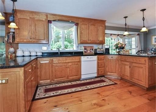 5th image of 20 Pine Hill Dr