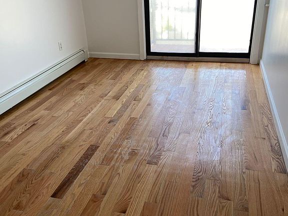 3rd image of 15231 Roosevelt Ave #2A