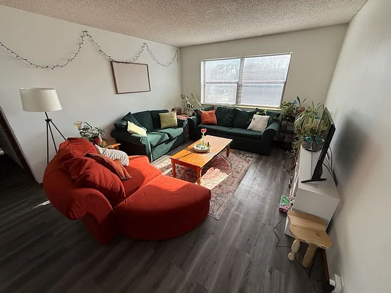 1214 Vattier St — Photo 3