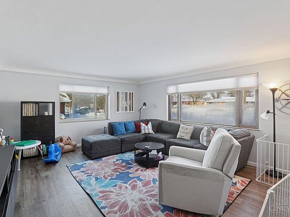5th image of 3683 Mantell Ave