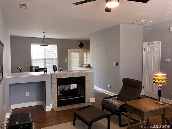 4th image of 2488 Loch Stone Dr