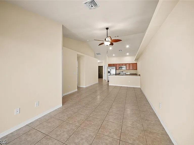 2820 SW 7th Pl — Photo 15