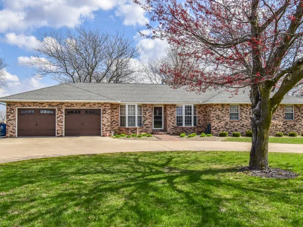 102 N Angell St, Odell, IL 60460