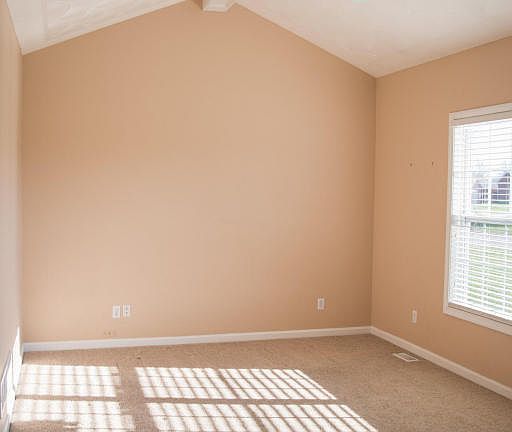 3rd image of 350 Tecumseh Dr