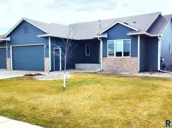 3205 S Harmony Ct, Sioux Falls, SD 57110