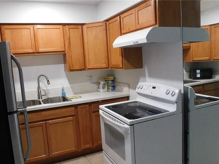 565 S Royal Crest Cir #13 — Photo 8
