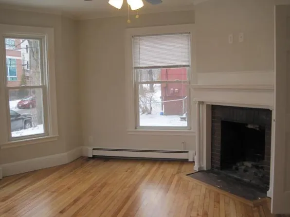 45 Falmouth St #1W, Portland, ME 04103