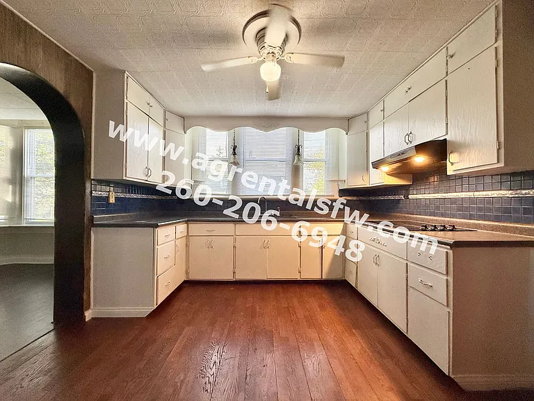2919 S Harrison St — Photo 8