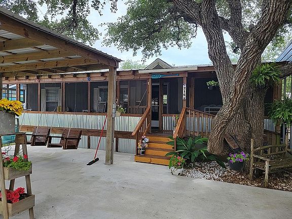 2nd image of 216 S Lake Dr