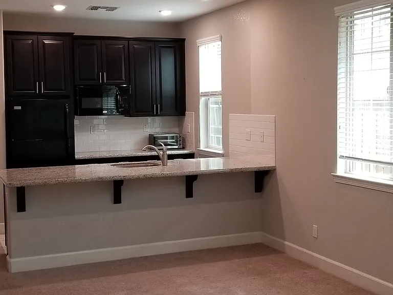 1613 Goode Pl — Photo 5