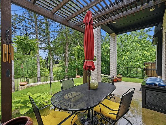 3rd image of 1711 Moreland Dr