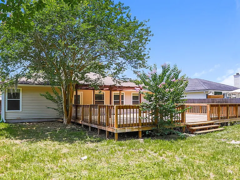1299 Summit Oaks Dr E — Photo 15