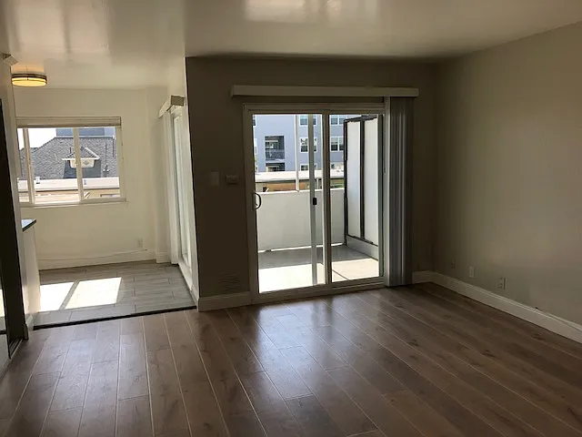 1 bed, 700 sqft, $2,100 — Photo 4