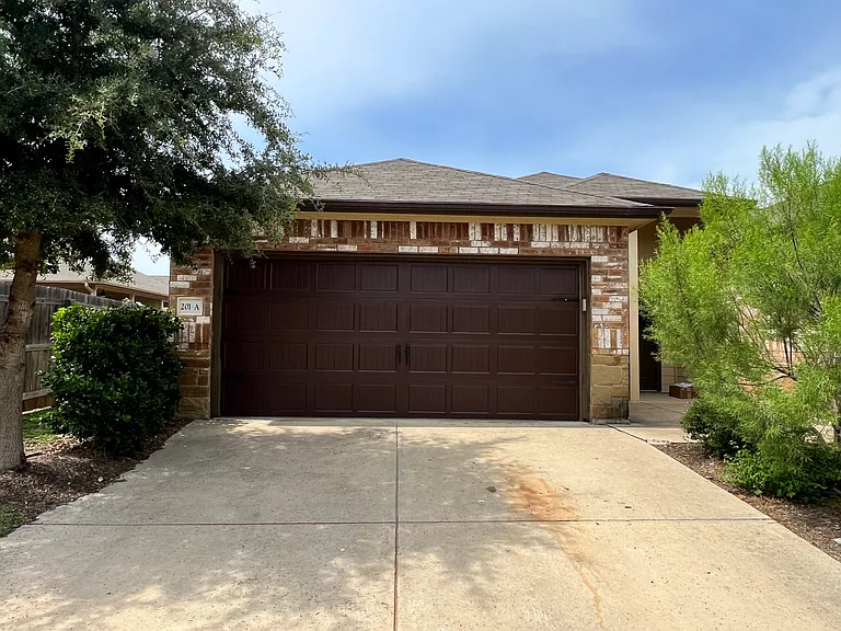 201 Samuel Dr #A — Photo 11