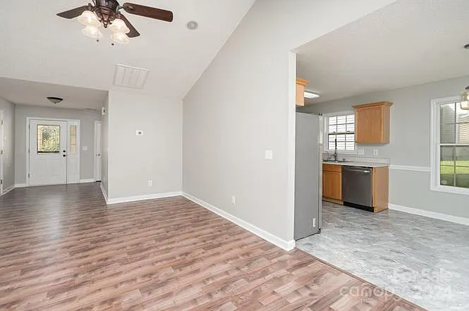 1247 Spring View Ct — Photo 11