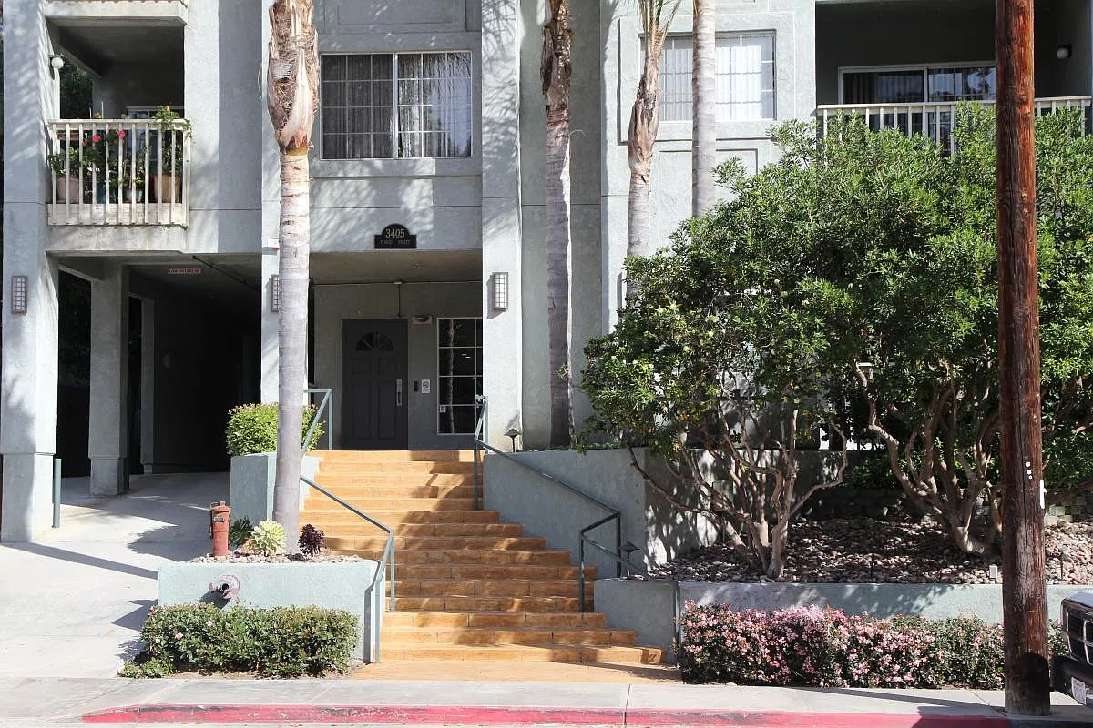 2 bed, 1221 sqft, $3,200 — Photo 1