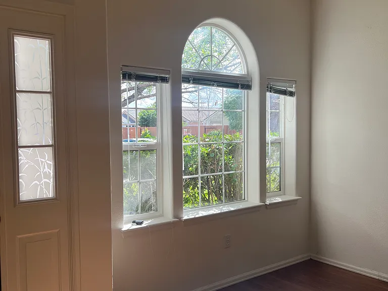4813 Rosecrest Ct — Photo 6