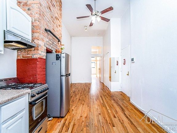 4th image of 243 Montrose Ave APT 1R