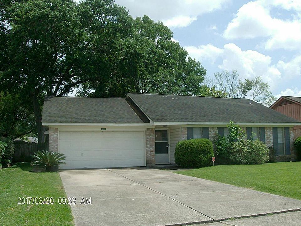 Welcome Home to this updated 3 bedroom home in Bonaire.