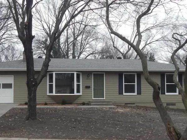 3009 Steven Dr, Lawrence, KS 66049