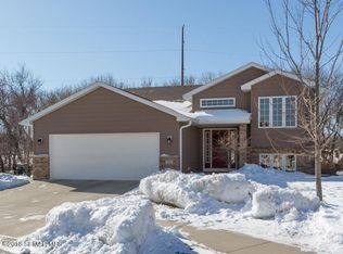 5582 Weatherstone Ln NW, Rochester, MN 55901