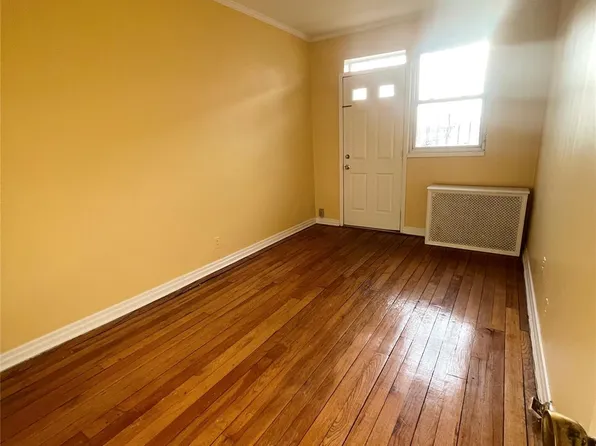 54-34 66th St #1, Maspeth, NY 11378