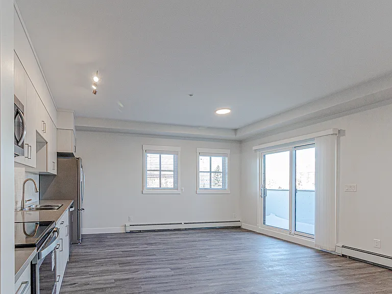 305 14th Ave NE #201 — Photo 10