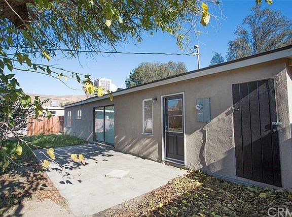 2nd image of 3018 N Pico Ave
