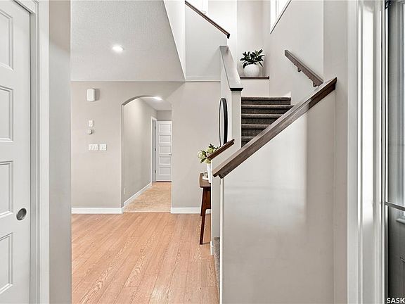 5th image of 5456 McKenna CRESCENT