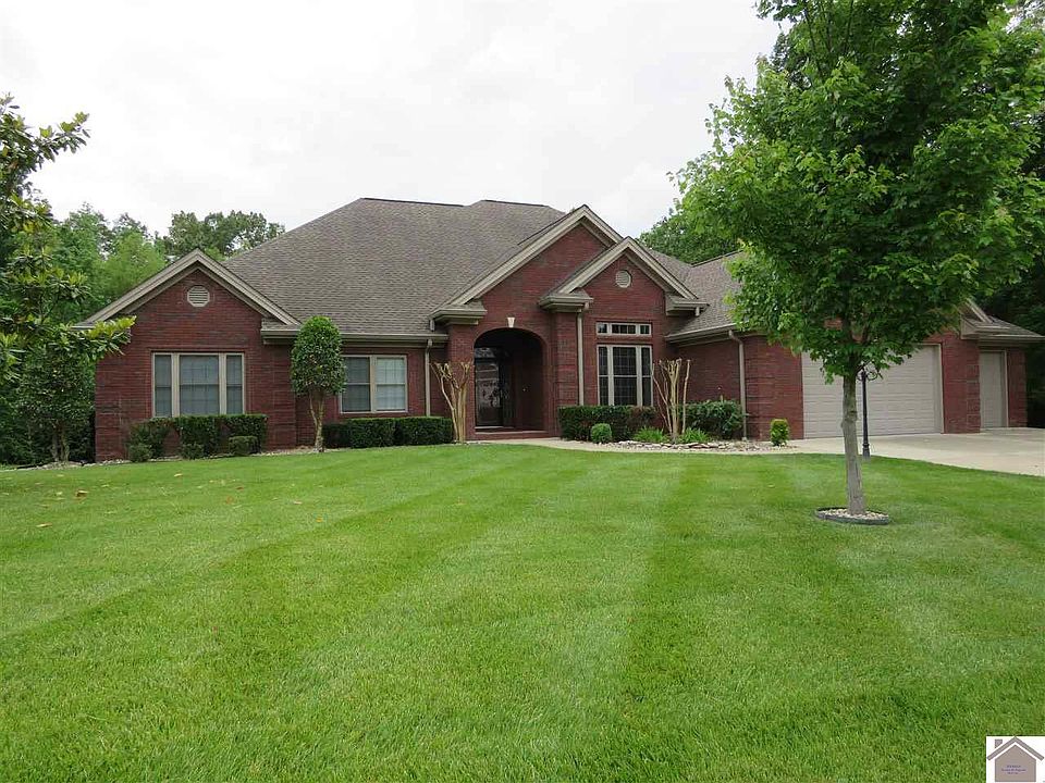 1st image of 827 Whitney Dr