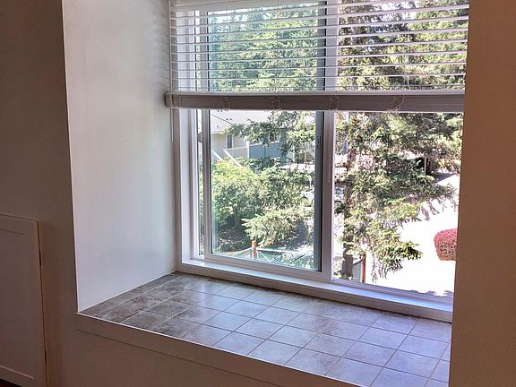 3rd image of 9446 Redmond Woodinville Rd NE APT D324