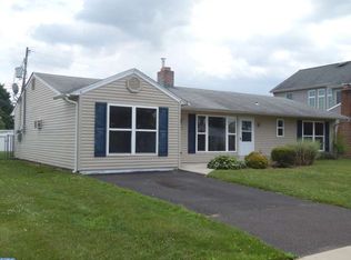 52 Pensive Ln, Levittown, PA 19054