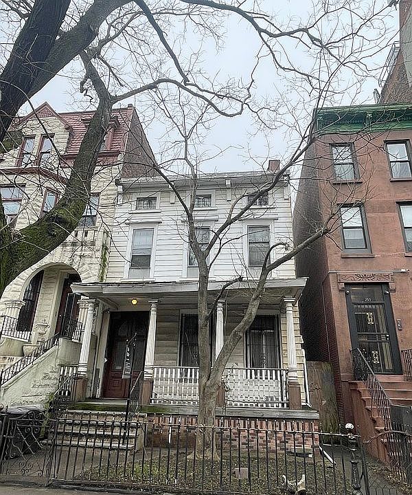 2nd image of 253 Gates Ave