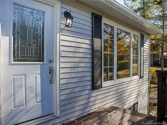 5th image of 70 Roberts Ln