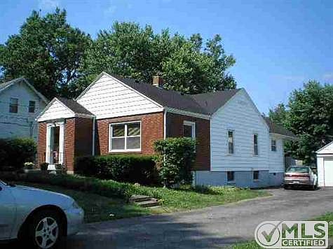 2nd image of 209 Waveland Ave