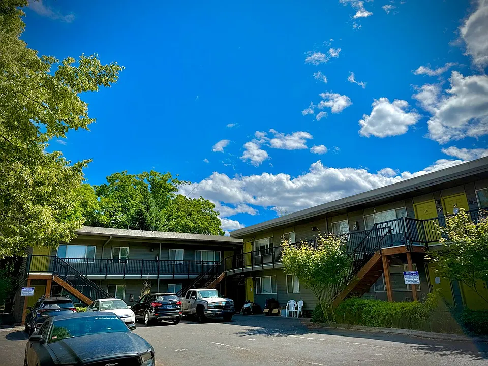 Cathedral Park Apartments