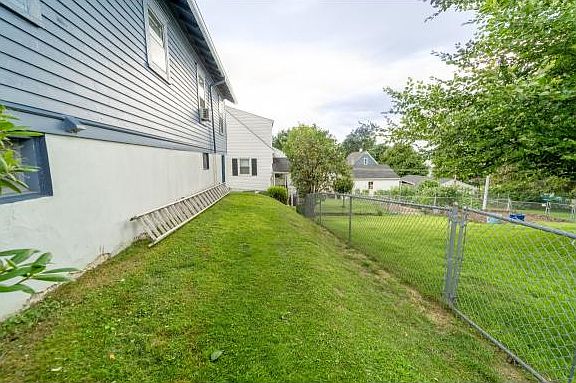 5th image of 63 James St