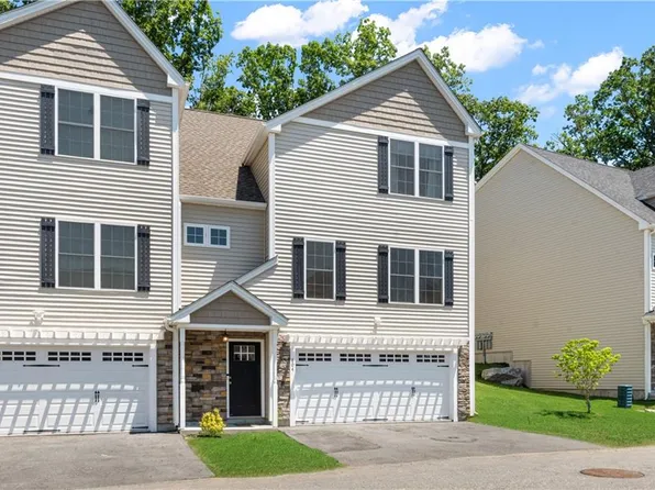 804 Hunting Hill Dr, Cumberland, RI 02864