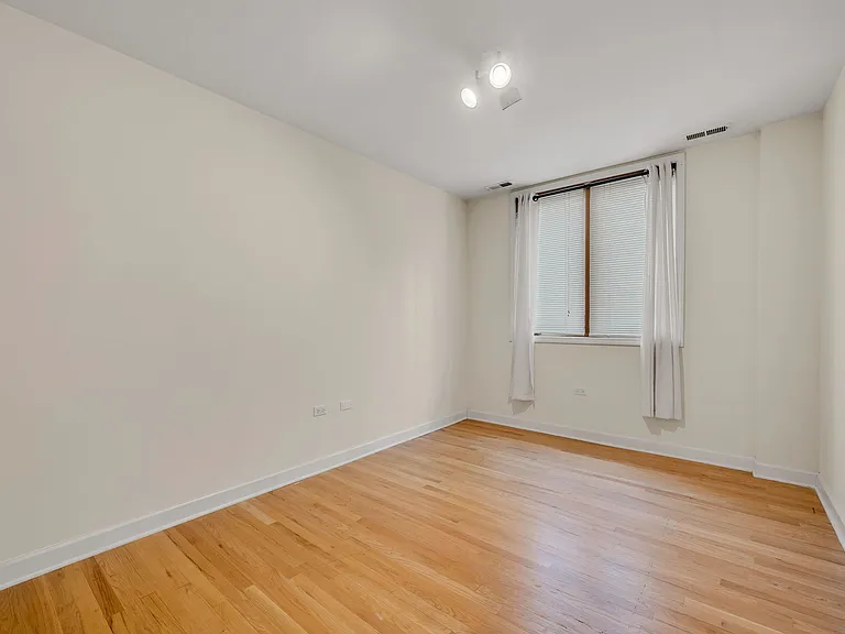 2064 N California Ave #205 — Photo 12