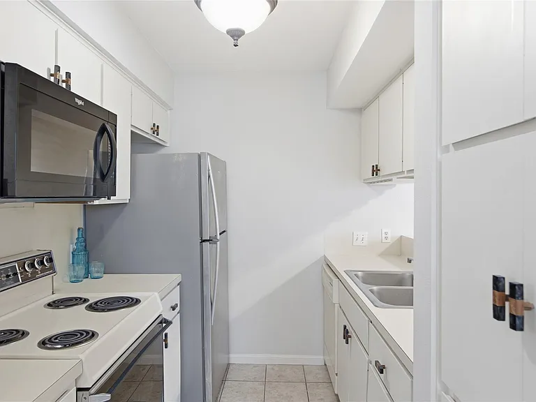 9226 Jollyville Rd #222 — Photo 10