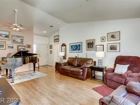 4th image of 9925 Bundella Dr