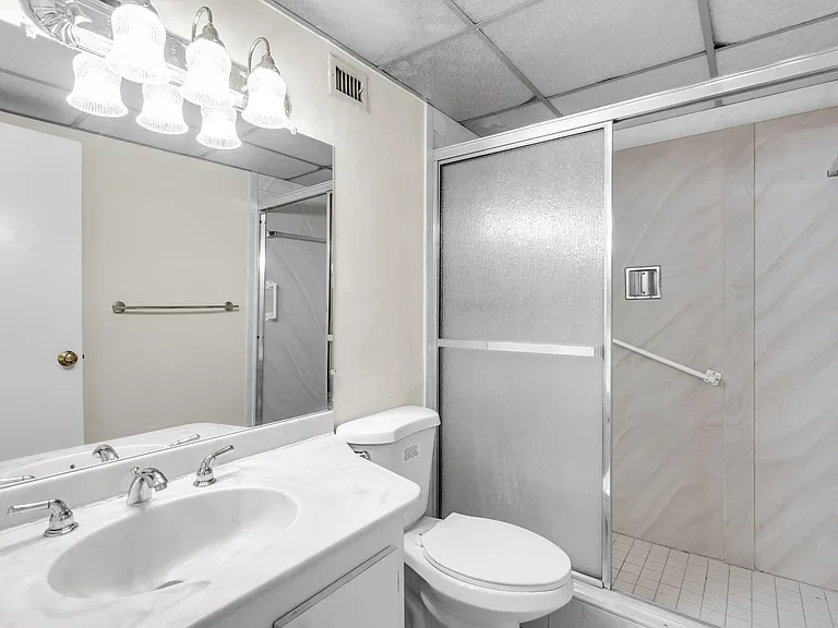 5900 NW 44th St #106 — Photo 14