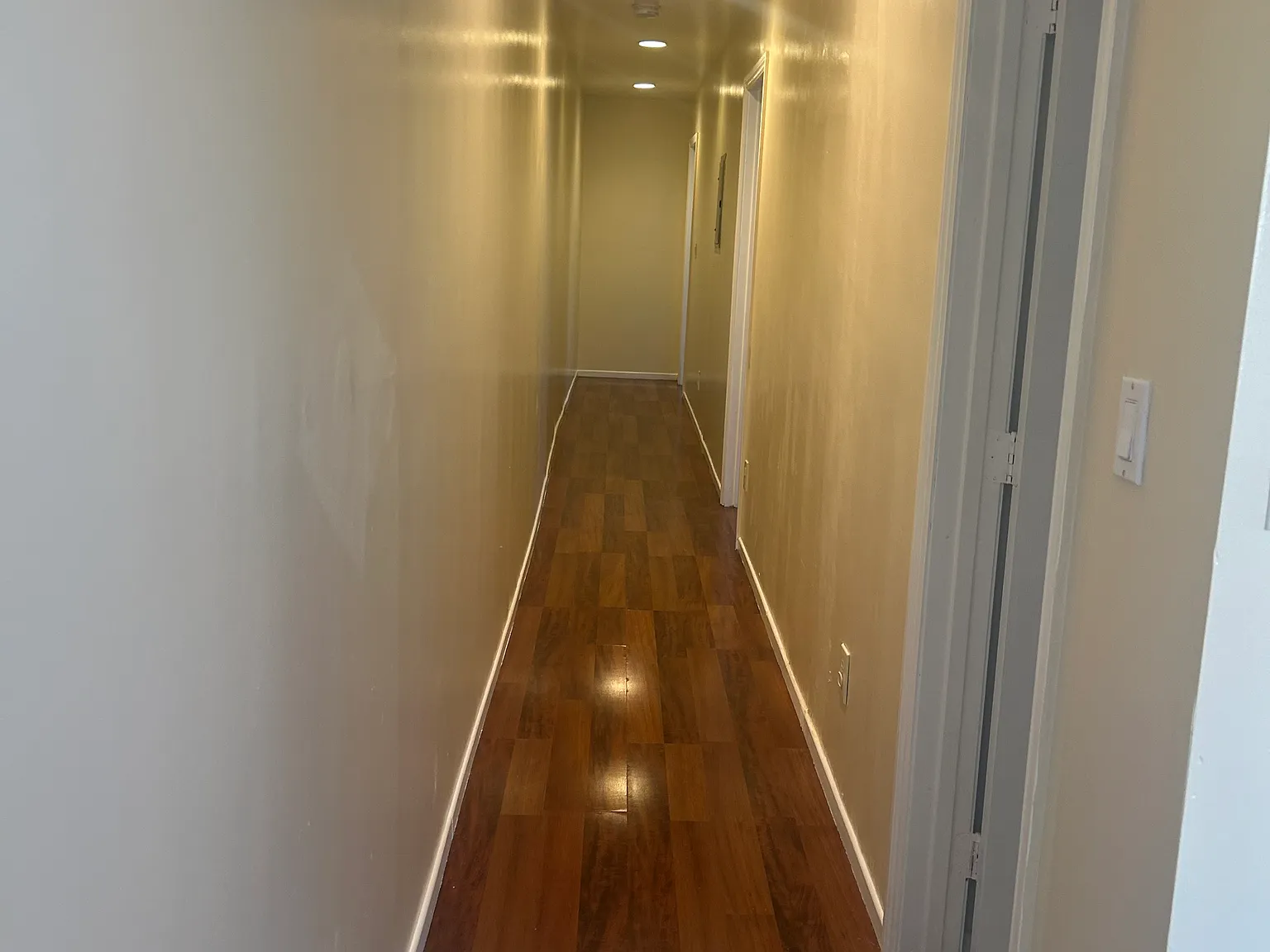 6318 S 10th Ave — Photo 2