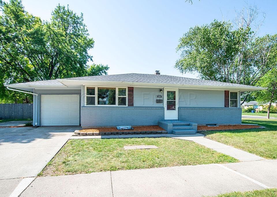 1305 12th Ave N, Moorhead, MN 56560 MLS 233403 Zillow