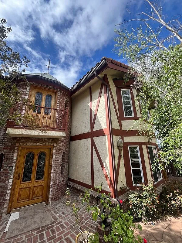 4 bed, 3.5 bath, 4000 sqft, $5,000 — Photo 2