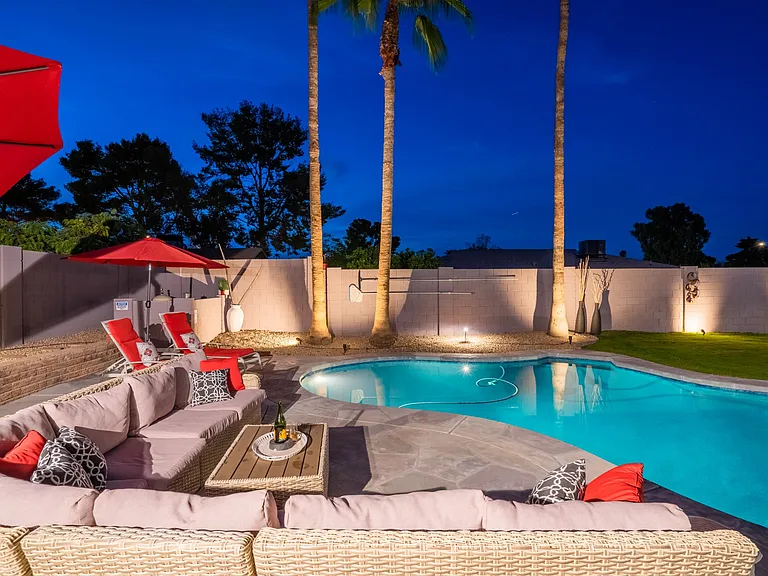 2532 E Desert Cove Ave — Photo 5