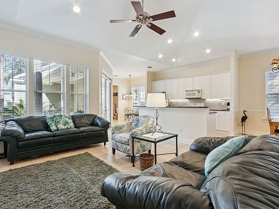 3rd image of 1509 Lake Park Dr